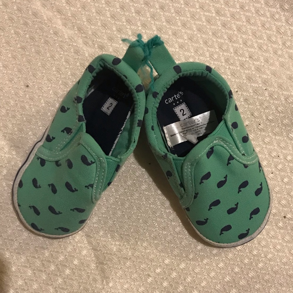 EUC Carter’s crib shoe